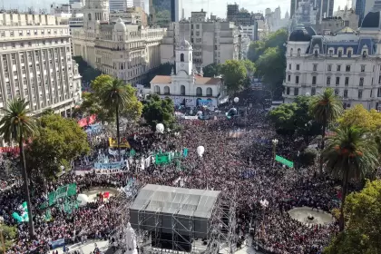 Estudiantes, opositores y la CGT marchan a Plaza de Mayo: estarn Kicillof, Massa y Lousteau