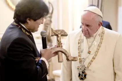 Evo y el Papa en relación "humana" con la vulneración de DDHH