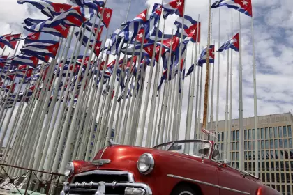 Cuba: "democracia sin pueblo".